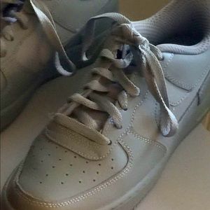 Nike Air Force 1 07 lv8 gs NIB